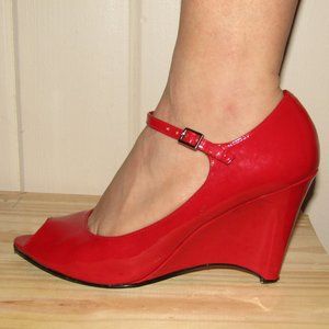 Shinny red heels!
